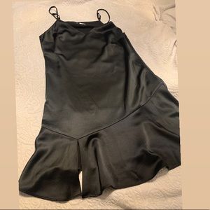 Spaghetti strap silky material mini slit dress 🖤